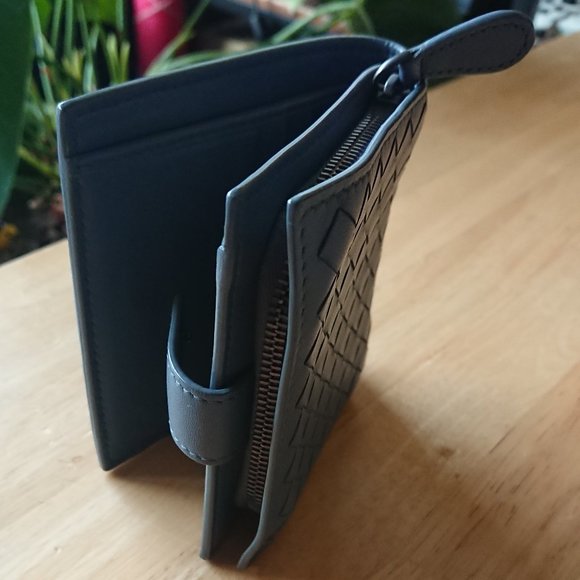 Authentic Bottega Veneta BV bi-fold wallet purse - Picture 8 of 10